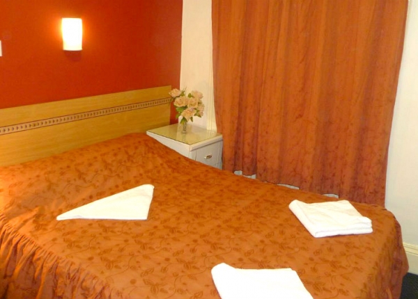 Double room at Guilford Hotel