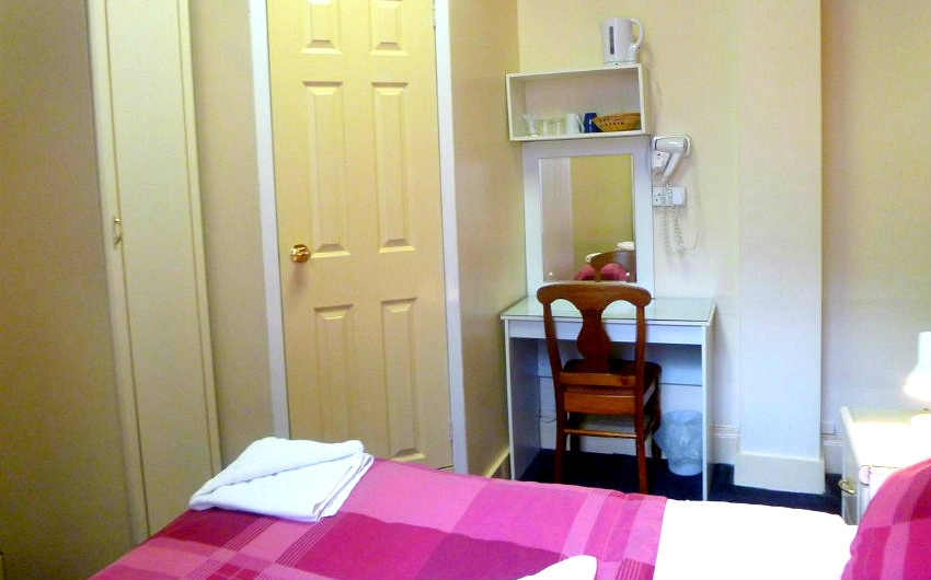 Double room at Guilford Hotel