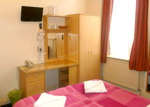 Double room at Guilford Hotel