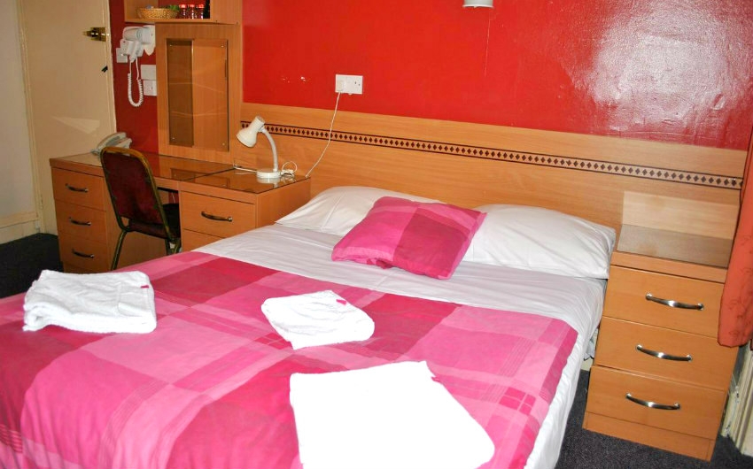 Double room at Guilford Hotel