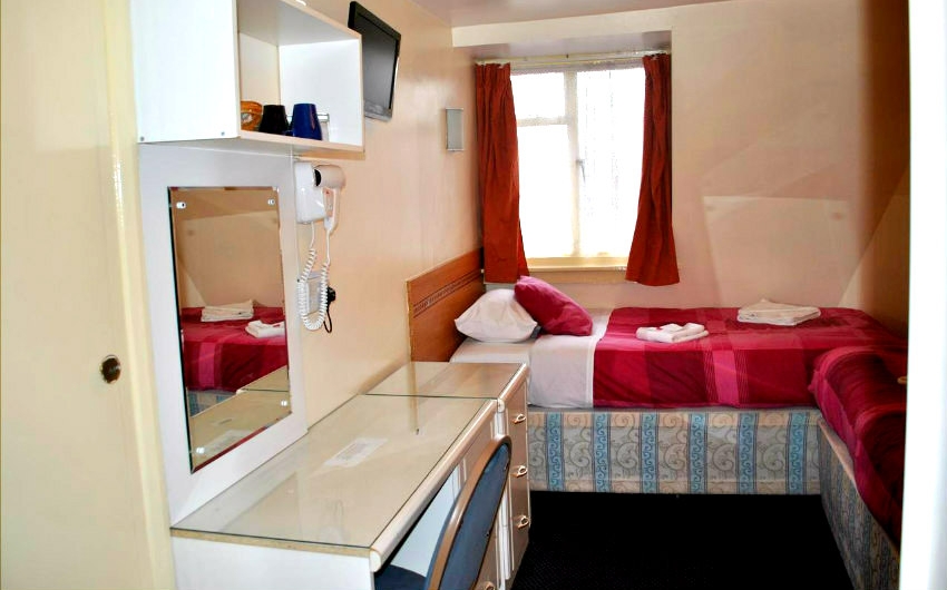 Single room at Guilford Hotel
