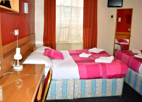 Double room at Guilford Hotel
