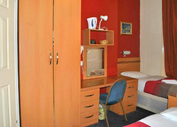 Room facilities at Guilford Hotel